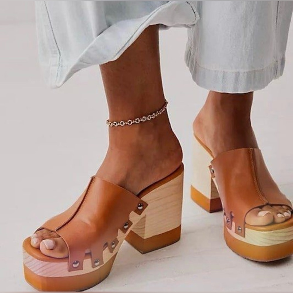 NEW IN BOX Free People Cassis Clogs ~ SOLD OUT ~ 40 ( 9 / 9.5) Platform Comfy